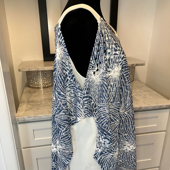 Marallis Collection Blue & White Crochet Like Sleeveless Top - Picture 5 of 15